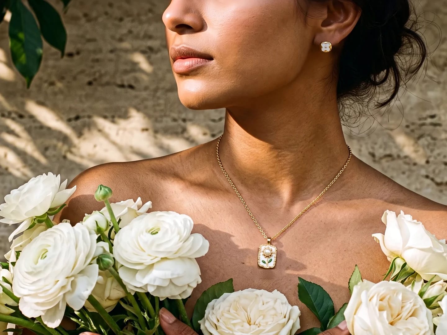 Floréa: Gardens, in gold.